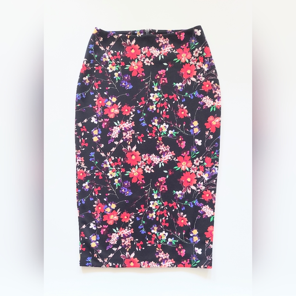 Express Stretch Knit Floral Pencil Skirt Black Floral Print Size 2